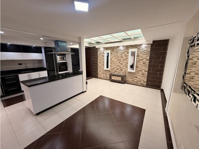 Casa de 4 alcobas en venta en Ub. Alcala Real, Tunja, 157 m² · foto 9 de 24