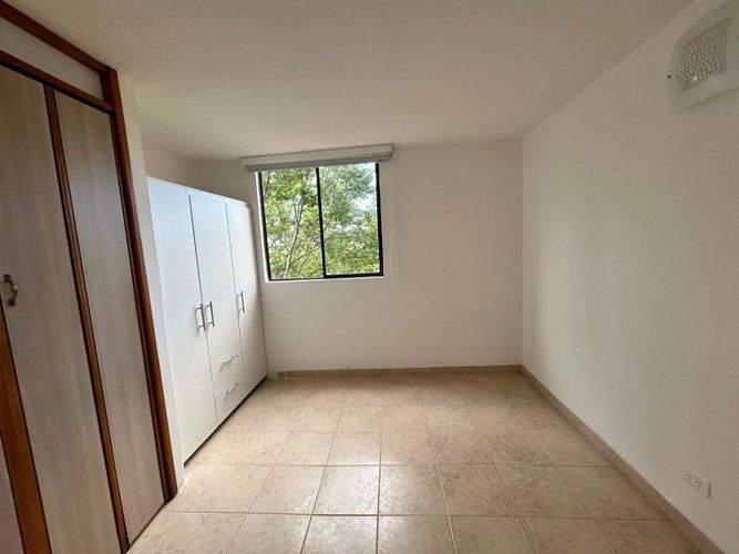 Apartamento de 2 alcobas en arriendo en Loma De Los Bernal, Medellín · foto 5 de 11