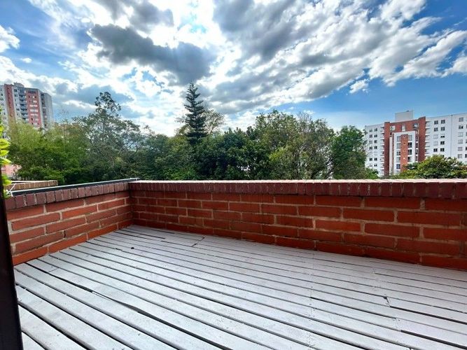 Apartamento de 2 alcobas en arriendo en Loma De Los Bernal, Medellín · foto 9 de 11