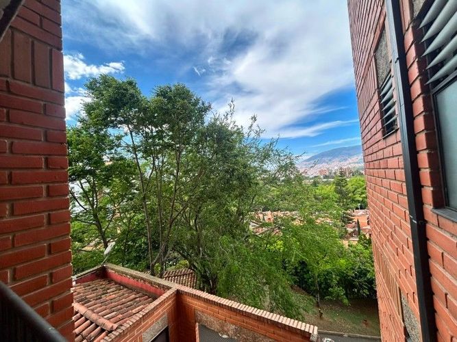 Apartamento de 2 alcobas en arriendo en Loma De Los Bernal, Medellín · foto 11 de 11