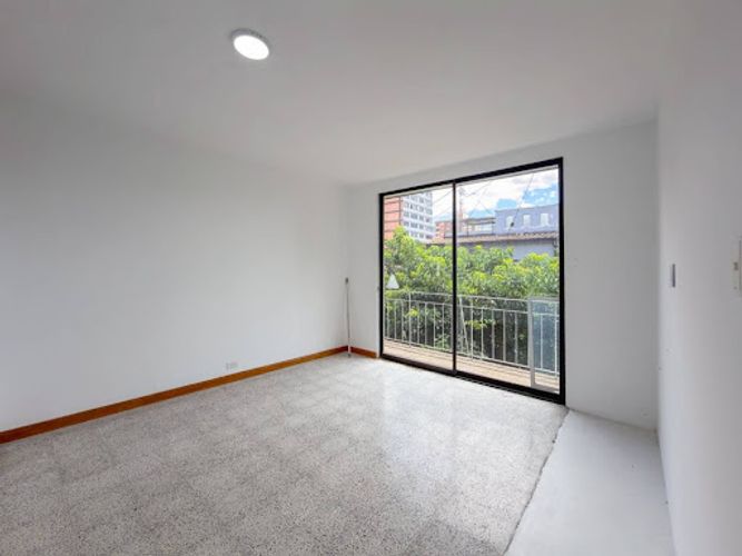 Apartamento de 3 alcobas en venta en Estadio, Medellín, 129 m² · foto 2 de 24