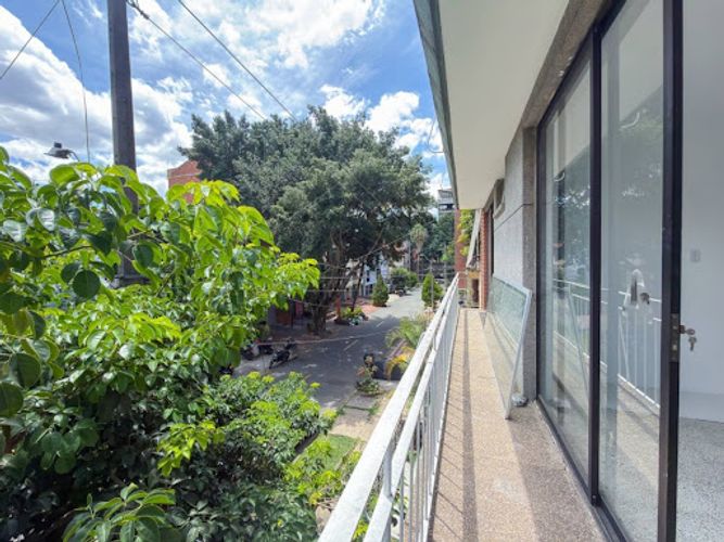 Apartamento de 3 alcobas en venta en Estadio, Medellín, 129 m² · foto 3 de 24
