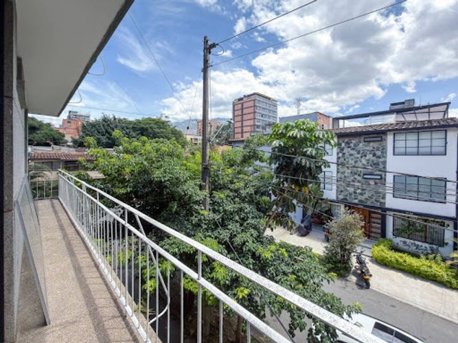 Apartamento de 3 alcobas en venta en Estadio, Medellín, 129 m² · foto 4 de 24