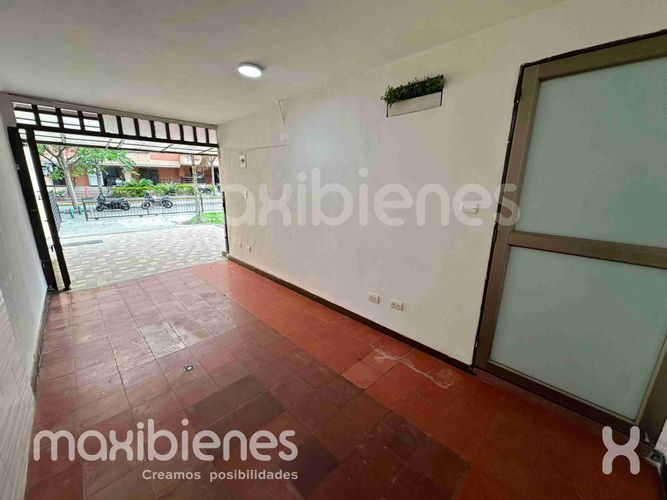 Local en arriendo en Belén Los Alpes, Medellín, 20 m² · foto 2 de 9