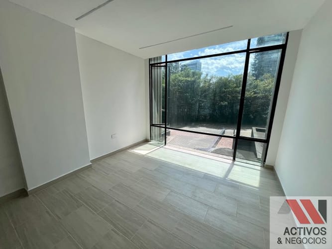 Local en arriendo en Santa María De Los Ángeles, Medellín, 35 m² · foto 2 de 5