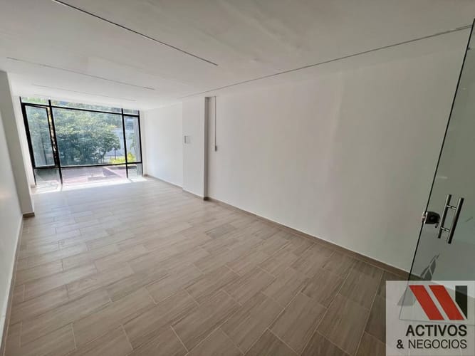 Local en arriendo en Santa María De Los Ángeles, Medellín, 35 m² · foto 3 de 5