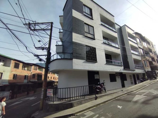 Casa de 3 alcobas en venta en Cristo Rey, Copacabana, 98 m² · foto 5 de 24