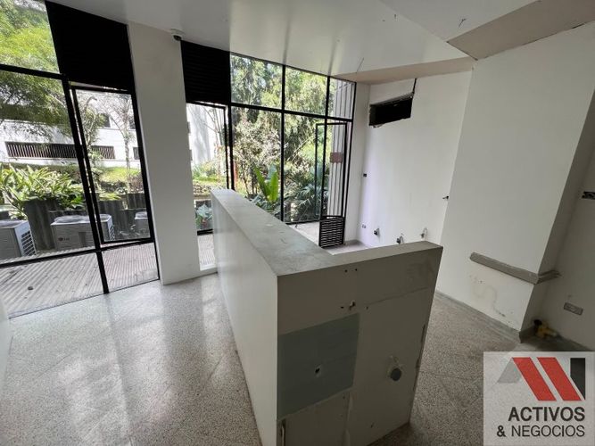 Local en arriendo en Santa María De Los Ángeles, Medellín, 138 m² · foto 10 de 12