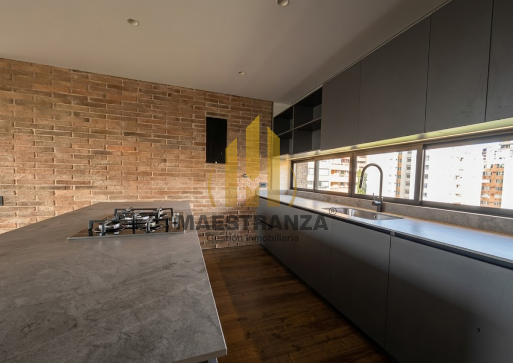 Apartamento en venta en El Poblado, Medellín · foto 2 de 15