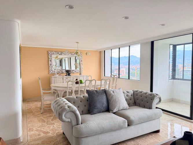Apartamento de 3 alcobas en arriendo en El Poblado, Medellín, 236 m² · foto 8 de 14