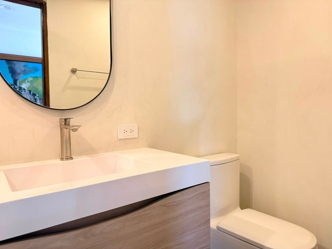 Apartamento de 3 alcobas en arriendo en El Poblado, Medellín, 236 m² · foto 10 de 14
