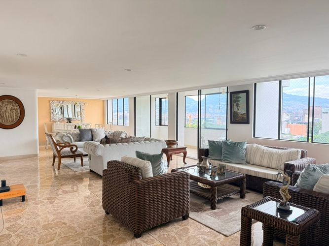 Apartamento de 3 alcobas en arriendo en El Poblado, Medellín, 236 m² · foto 4 de 14