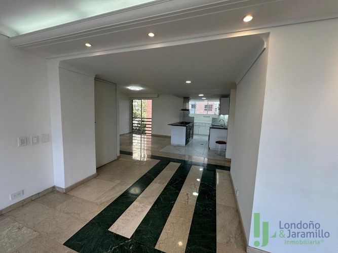 Apartamento de 3 alcobas en arriendo en Los Parra, Medellín, 150 m² · foto 2 de 20