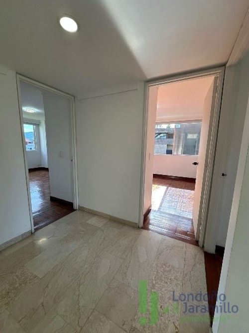 Apartamento de 3 alcobas en arriendo en Los Parra, Medellín, 150 m² · foto 3 de 20