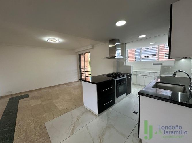 Apartamento de 3 alcobas en arriendo en Los Parra, Medellín, 150 m² · foto 9 de 20