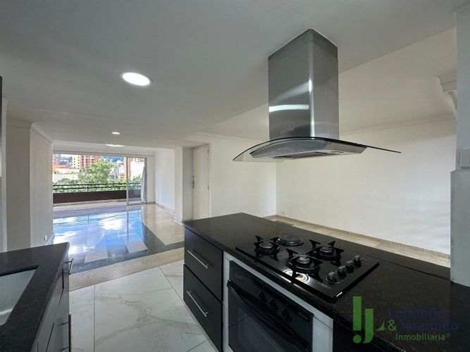 Apartamento de 3 alcobas en arriendo en Los Parra, Medellín, 150 m² · foto 14 de 20