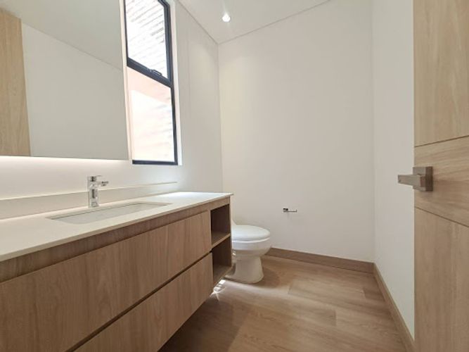 Apartamento de 3 alcobas en arriendo en Llano Grande, Rionegro, 290 m² · foto 3 de 24
