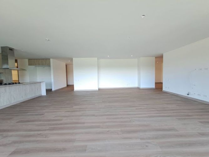 Apartamento de 3 alcobas en arriendo en Llano Grande, Rionegro, 290 m² · foto 8 de 24