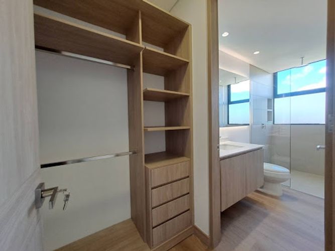 Apartamento de 3 alcobas en arriendo en Llano Grande, Rionegro, 290 m² · foto 18 de 24