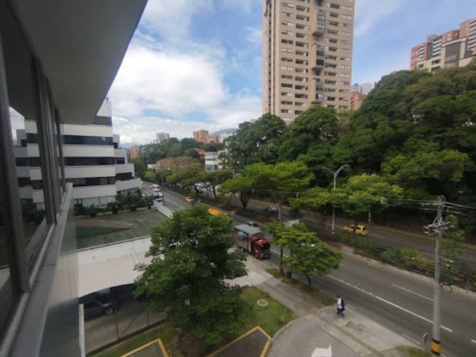 Oficina en arriendo en Villa Carlota, Medellín, 55 m² · foto 8 de 18