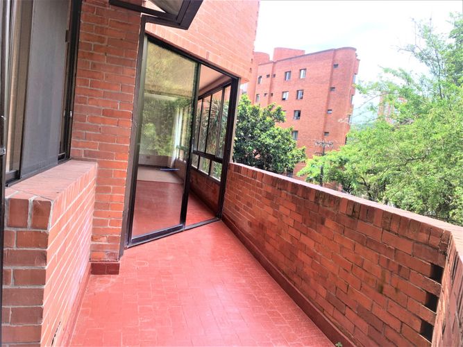 Apartamento de 3 alcobas en venta en Santa Teresita, Cali, 150 m² · foto 3 de 17