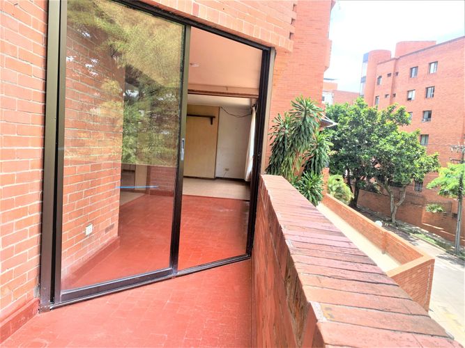 Apartamento de 3 alcobas en venta en Santa Teresita, Cali, 150 m² · foto 4 de 17