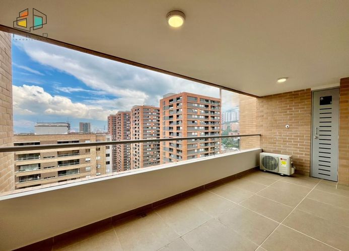 Apartamento de 3 alcobas en venta en Ciudad Del Río, Medellín, 139 m² · foto 3 de 24