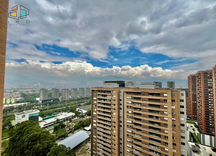 Apartamento de 3 alcobas en venta en Ciudad Del Río, Medellín, 139 m² · foto 2 de 24