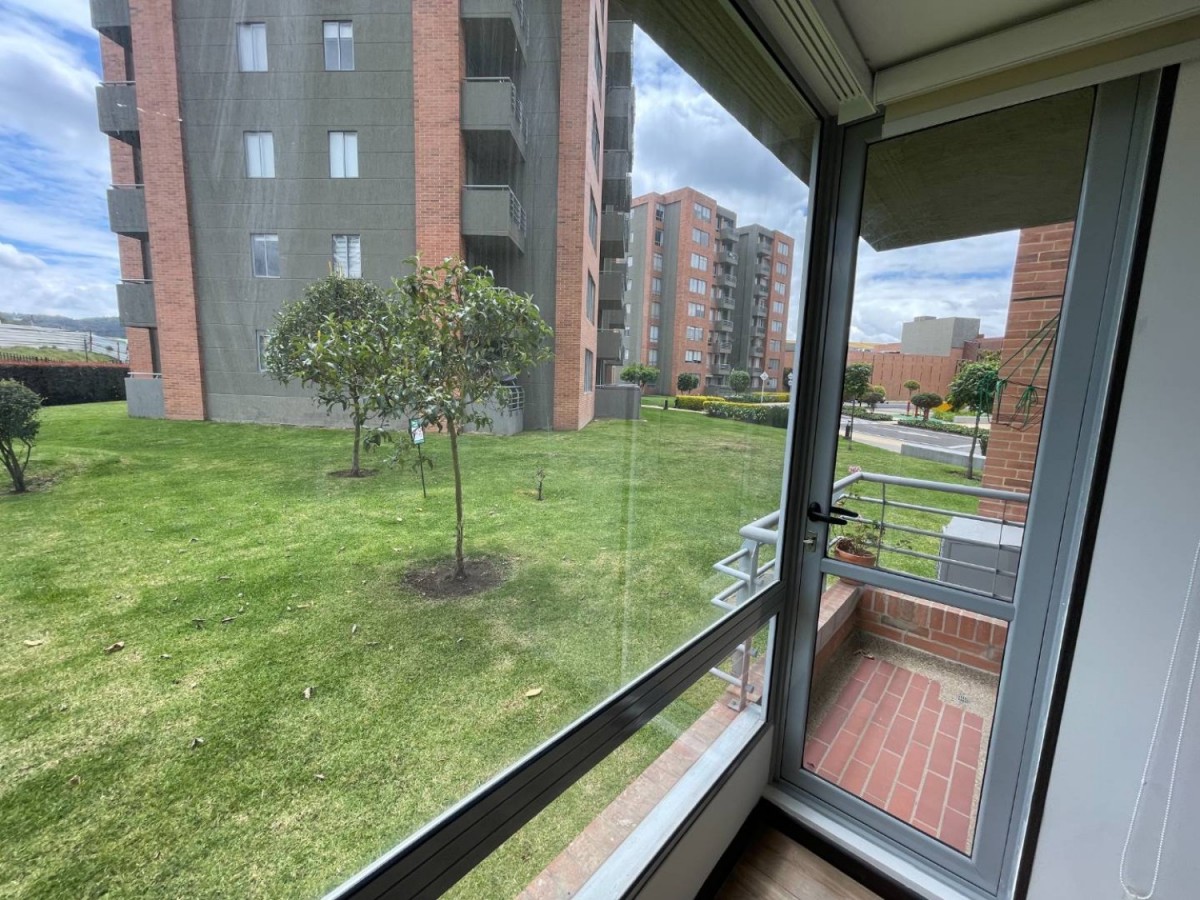 Apartamento en venta en Hacienda Alcala De Prodesa, Mosquera · foto 9 de 24