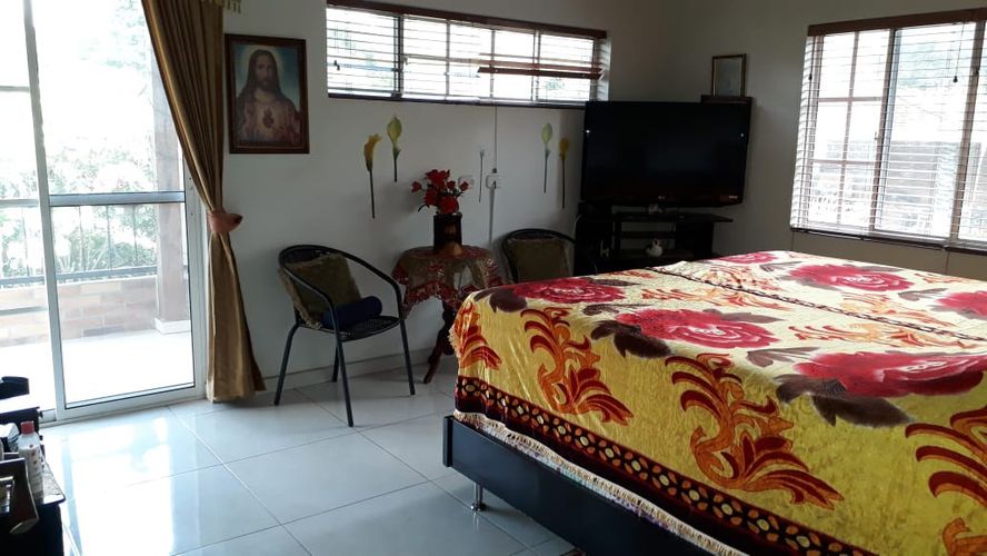 Casa de 5 alcobas en venta en Los Colorados, Piedecuesta, 348 m² · foto 21 de 24