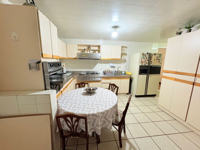 Apartamento de 4 alcobas en venta en Chico Norte, Bogotá, 187 m² · foto 3 de 24