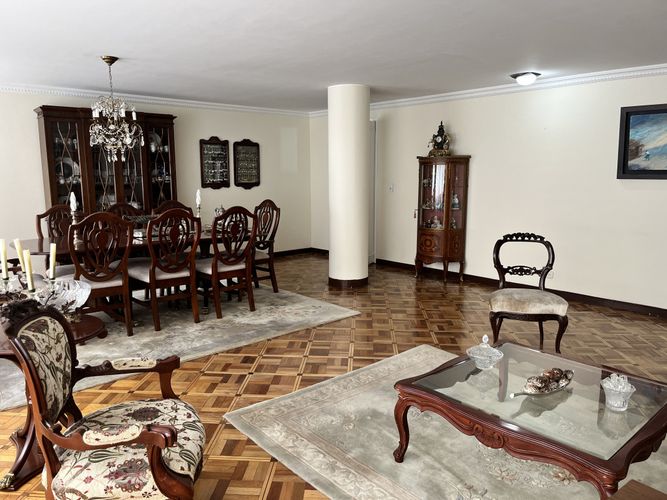 Apartamento de 4 alcobas en venta en Chico Norte, Bogotá, 187 m² · foto 13 de 24