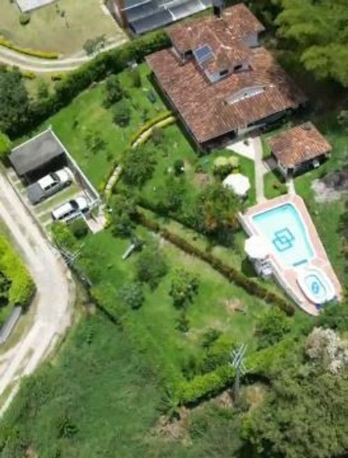 Casa de 4 alcobas en venta en Los Llanitos, Piedecuesta, 250 m² · foto 5 de 18