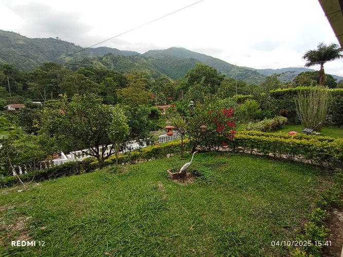 Casa de 4 alcobas en venta en Los Llanitos, Piedecuesta, 250 m² · foto 15 de 18