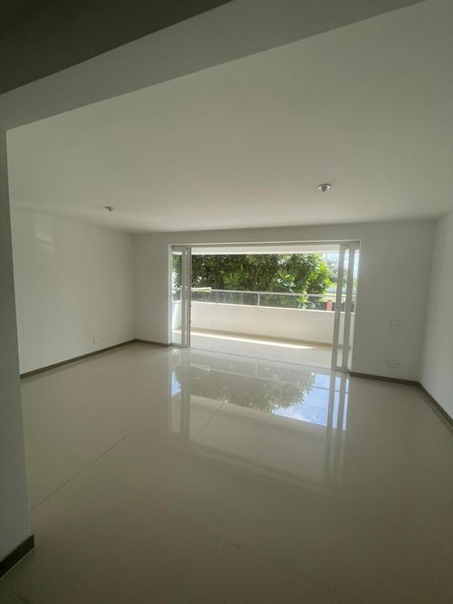 Apartamento en venta en Pance, Cali · foto 2 de 18
