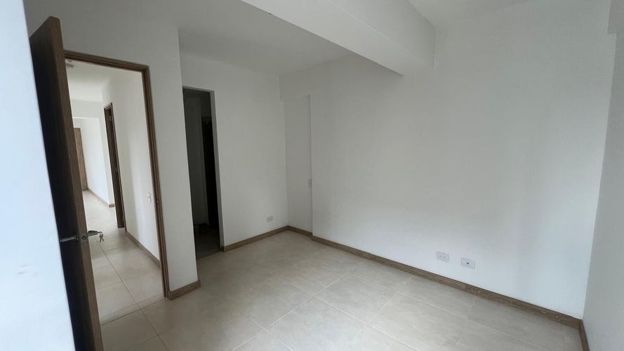 Apartamento de 3 alcobas en venta en Las Lomitas, Sabaneta, 67 m² · foto 4 de 10