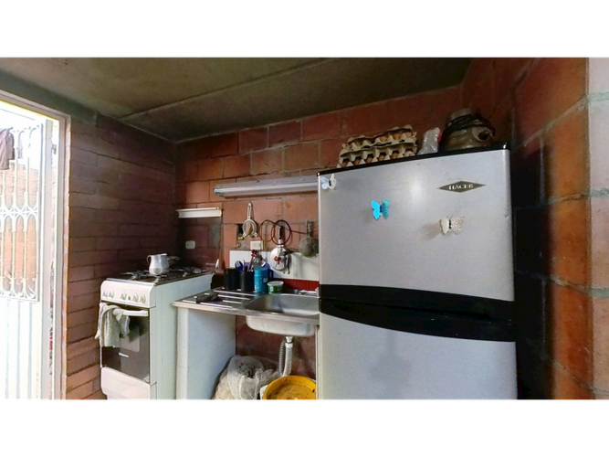 Casa de 2 alcobas en venta en Compartir Sector I, Soacha, 55 m² · foto 2 de 10