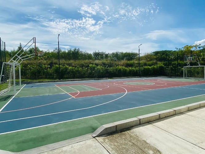 Casa de 4 alcobas en venta en Ricaurte, 80 m² · foto 2 de 15