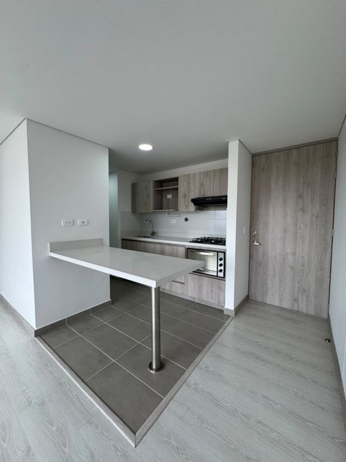 Apartamento de 2 alcobas en arriendo en Llano Grande, Rionegro, 75 m² · foto 2 de 18