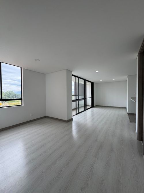 Apartamento de 2 alcobas en arriendo en Llano Grande, Rionegro, 75 m² · foto 6 de 18
