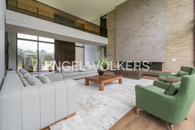 Casa de 4 alcobas en venta en Guaymaral, Bogotá, 546 m² · foto 3 de 18