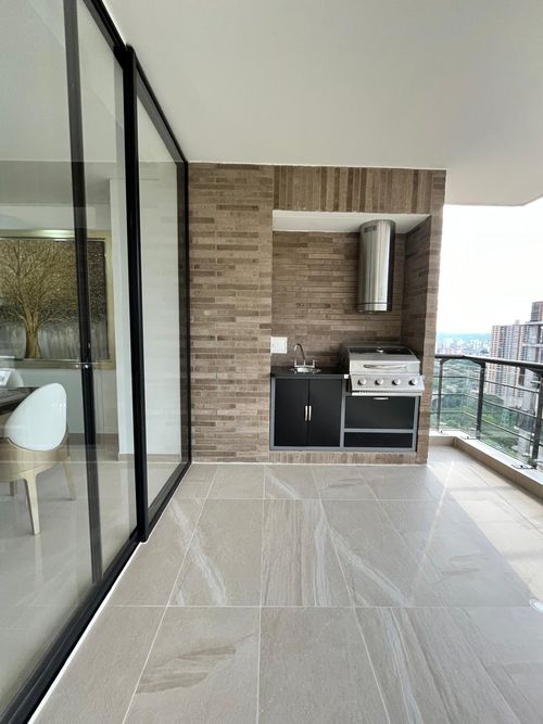Apartamento de 4 alcobas en venta en Lagos Del Cacique, Bucaramanga, 197 m² · foto 2 de 18