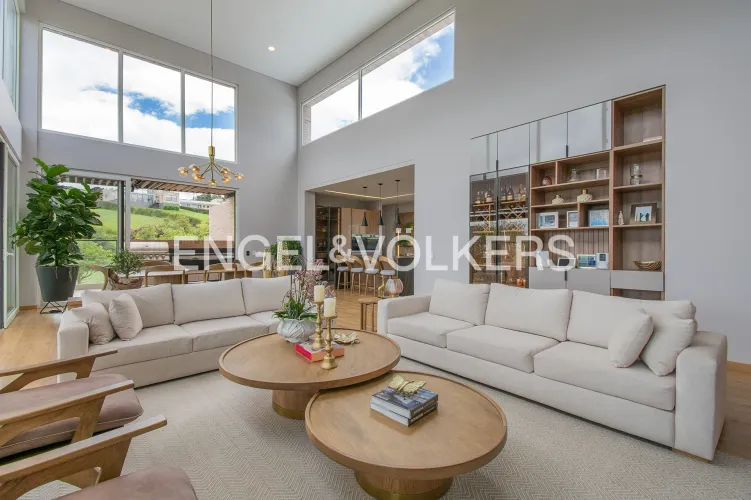 Casa de 4 alcobas en venta en San Gabriel, Sopó, 500 m² · foto 2 de 20