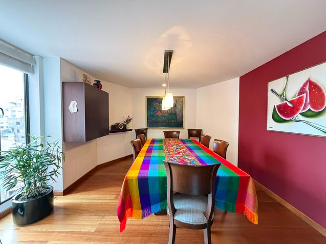 Apartamento de 2 alcobas en venta en Los Rosales, Bogotá, 160 m² · foto 4 de 14