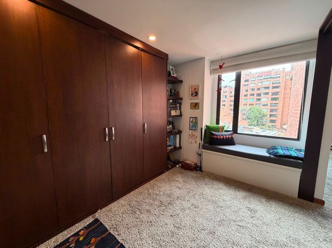 Apartamento de 2 alcobas en venta en Los Rosales, Bogotá, 160 m² · foto 11 de 14