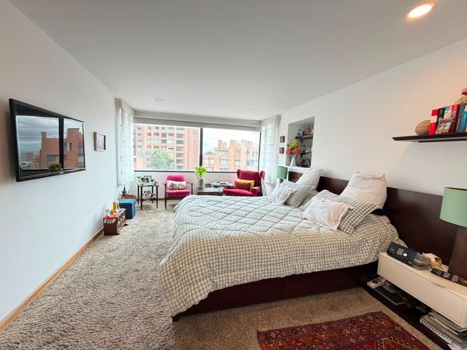 Apartamento de 2 alcobas en venta en Los Rosales, Bogotá, 160 m² · foto 9 de 14