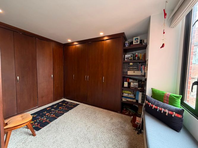 Apartamento de 2 alcobas en venta en Los Rosales, Bogotá, 160 m² · foto 10 de 14