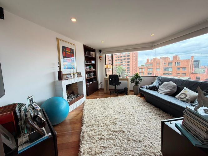 Apartamento de 2 alcobas en venta en Los Rosales, Bogotá, 160 m² · foto 5 de 14