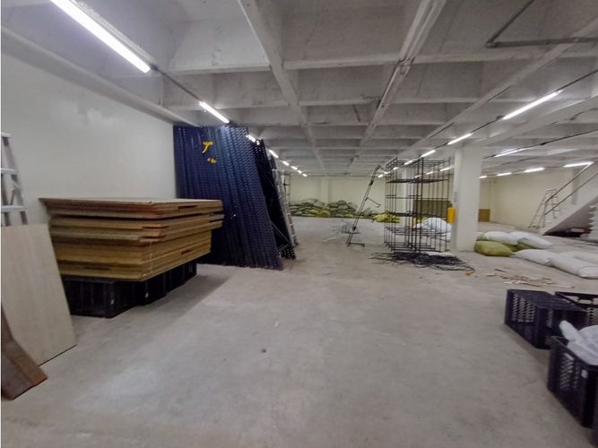 Bodega en arriendo en Viviendas Del Sur, Itagüí, 400 m² · foto 2 de 8
