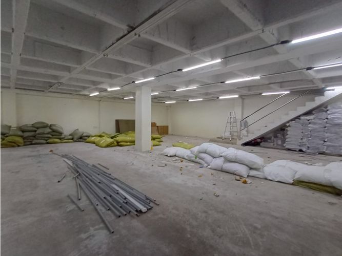 Bodega en arriendo en Viviendas Del Sur, Itagüí, 400 m² · foto 6 de 8